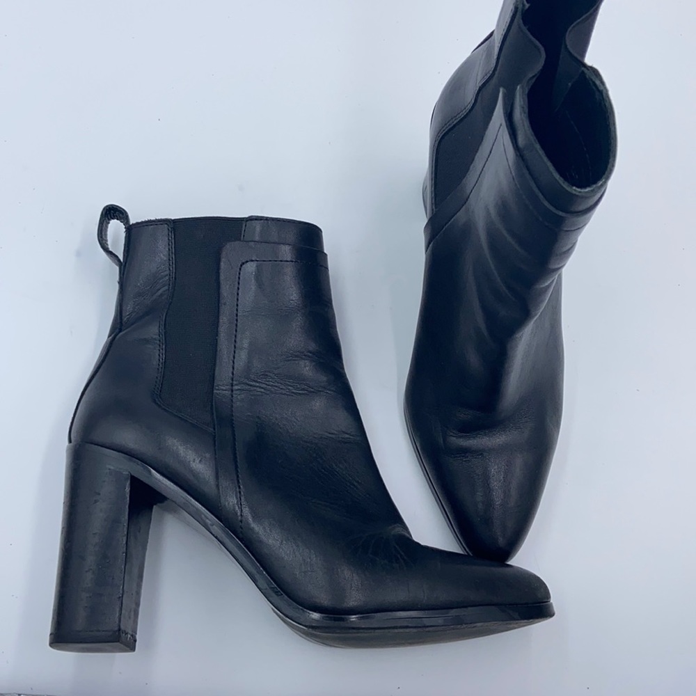 Euc Massimo Dutti leather block high heel boots 39